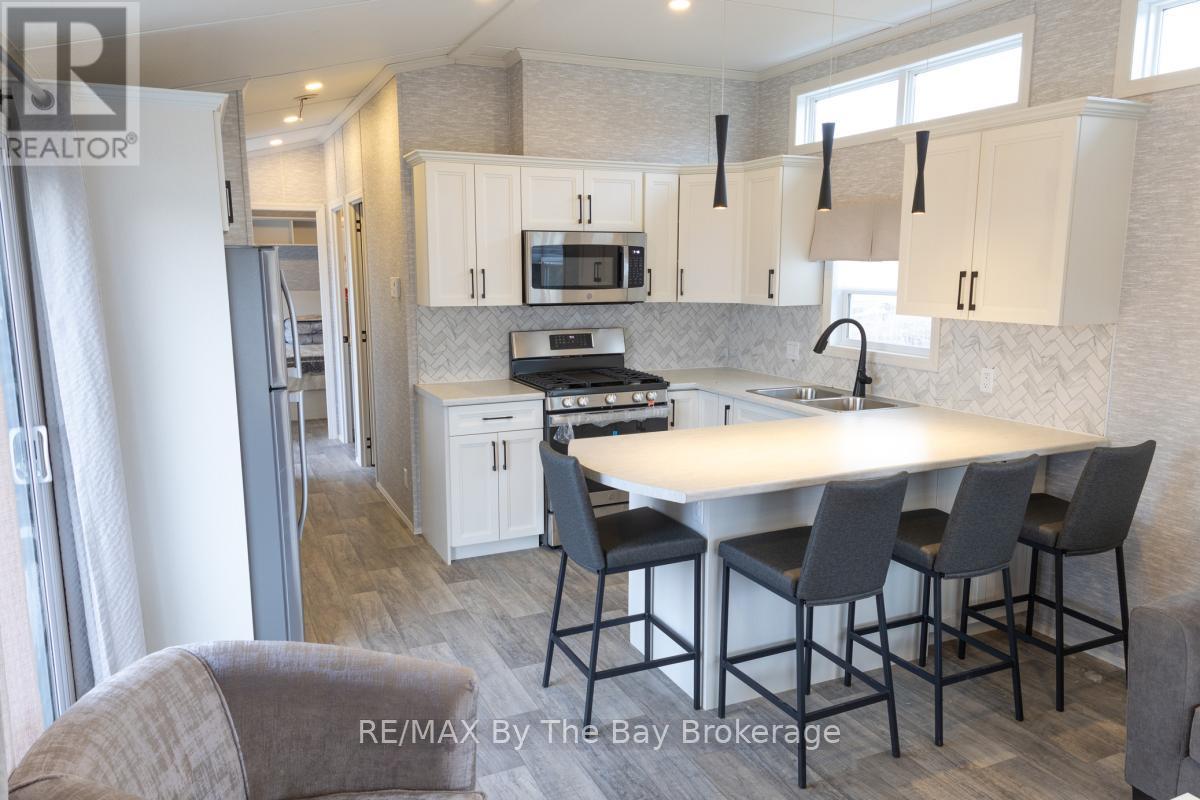 69 - 3282 Ogdens Beach Road, Tay, Ontario  L9S 2K6 - Photo 2 - S13069820