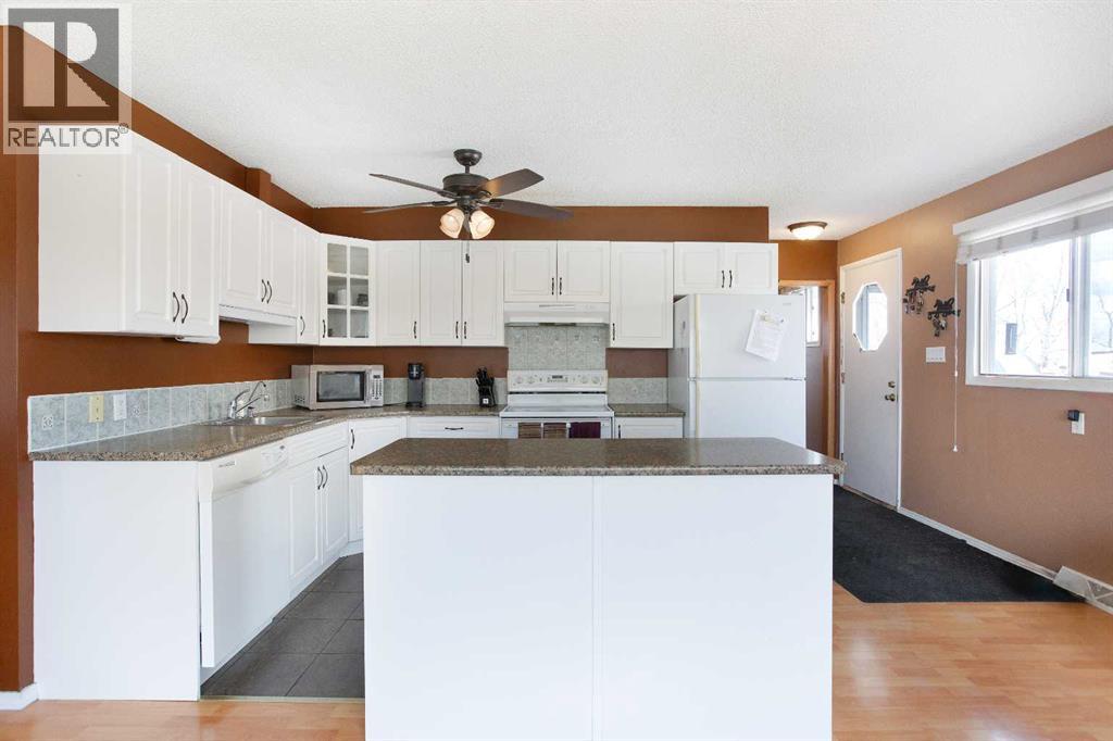 3002 10 Street, Didsbury, Alberta  T3R 0T2 - Photo 4 - A2301212