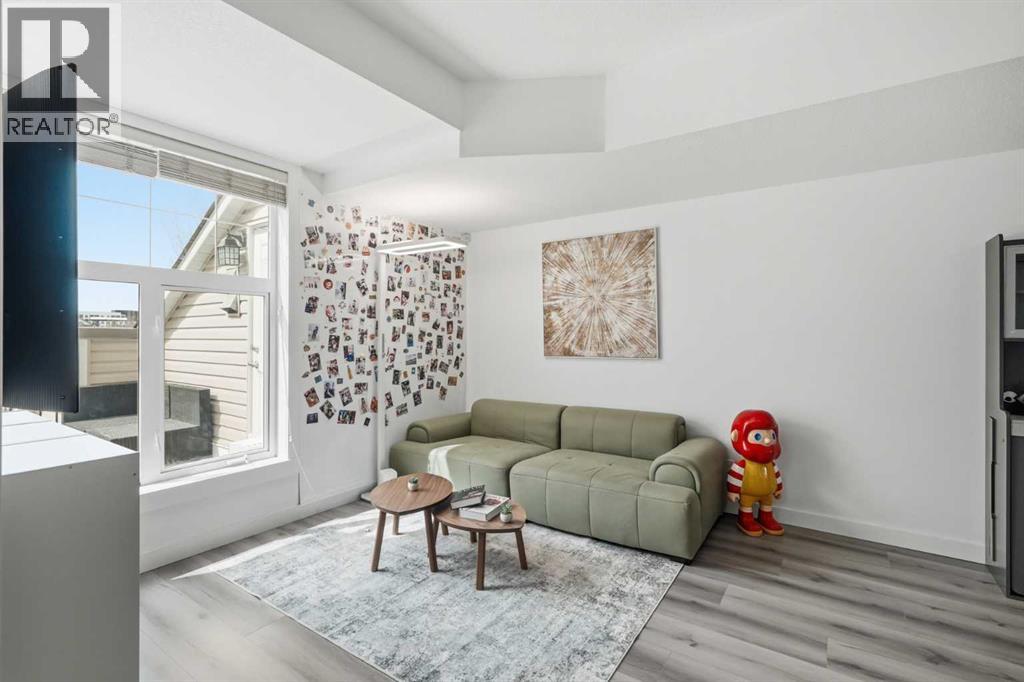 744 73 Street SW, Calgary, Alberta  T3H 5V9 - Photo 10 - A2305016