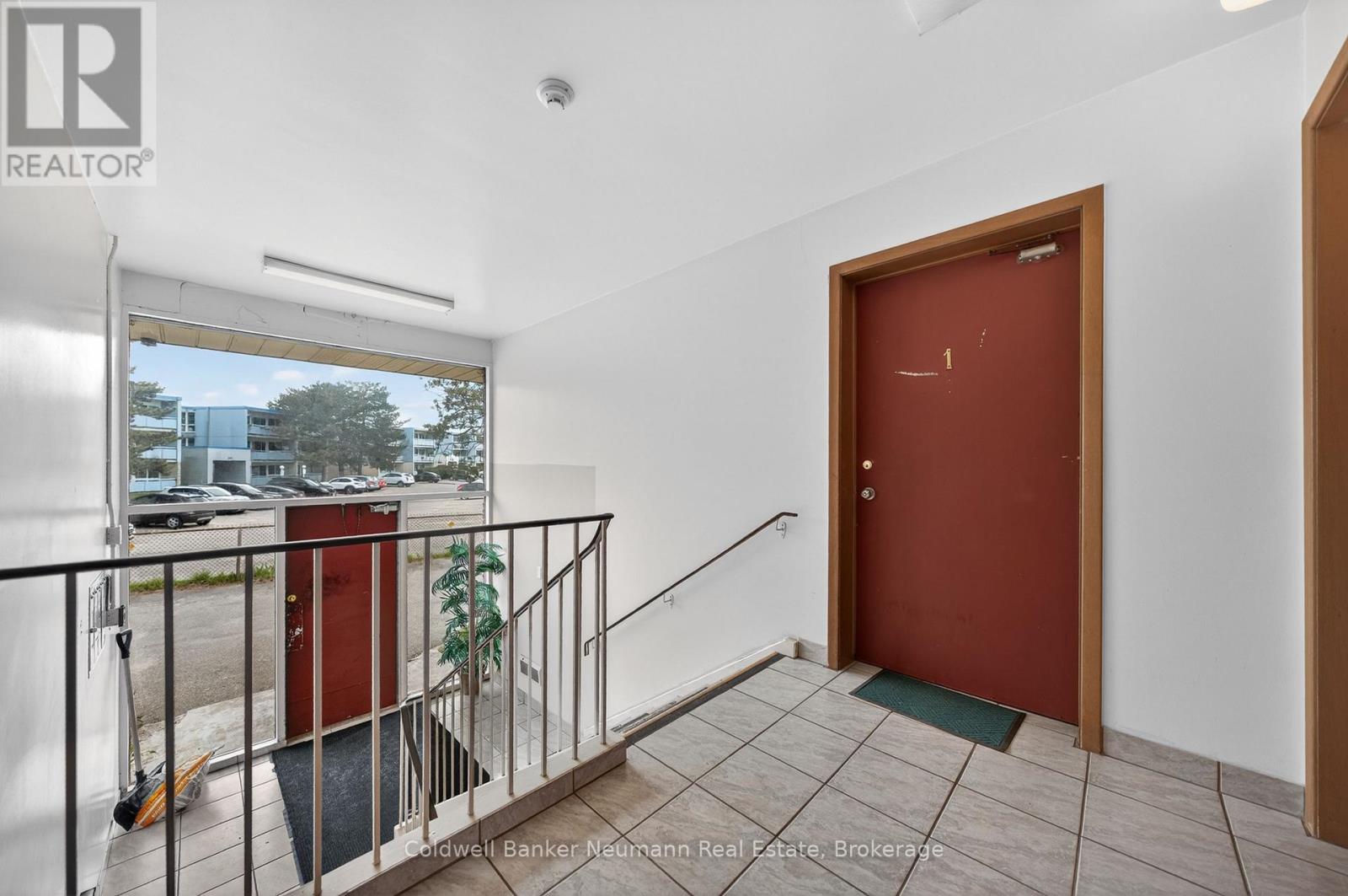 111 Conroy Crescent, Guelph, Ontario  N1G 2V5 - Photo 3 - X13069736