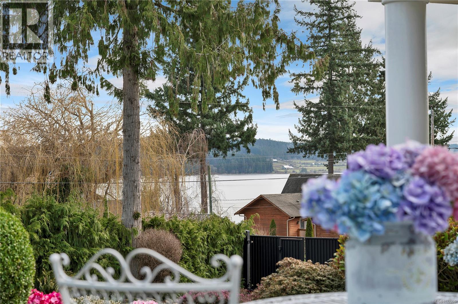 5909 Garvin Rd, Union Bay, British Columbia  V0R 1B0 - Photo 3 - 1027926