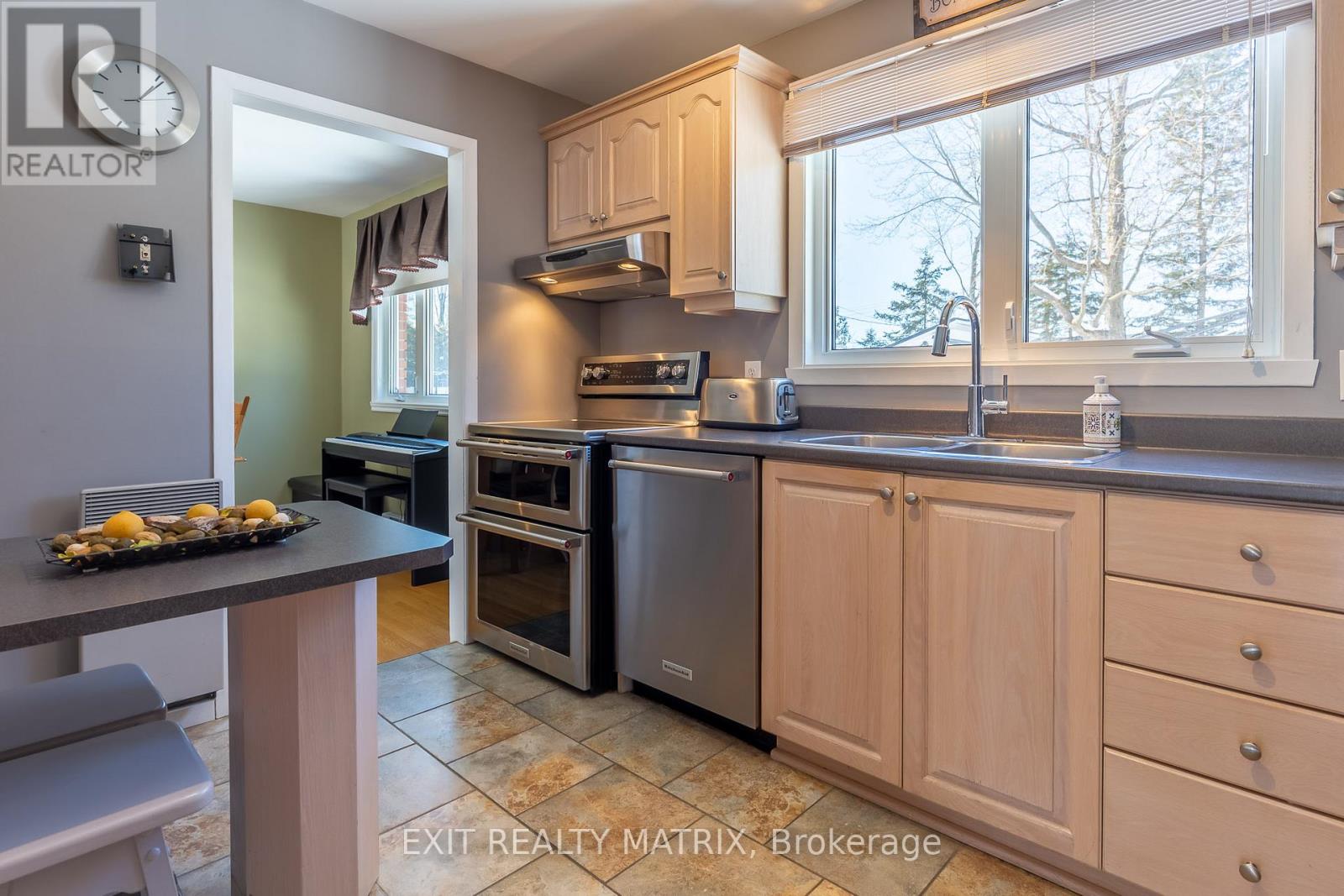 630 Thorne Street, Hawkesbury, Ontario  K6A 2N6 - Photo 10 - X13070156