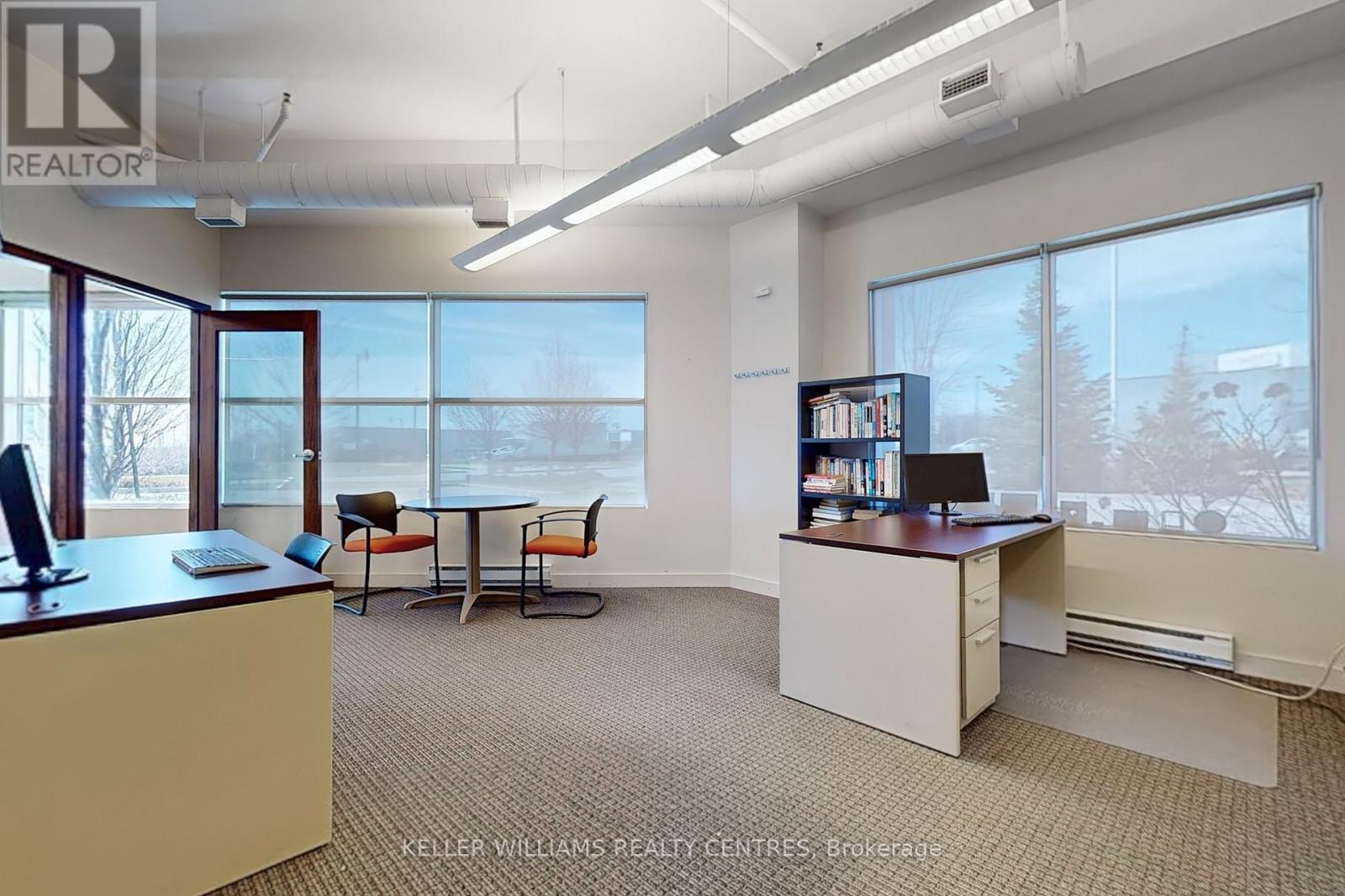 Unit 7 - 125 Don Hillock Drive, Aurora, Ontario  L4G 0H8 - Photo 3 - N12700526
