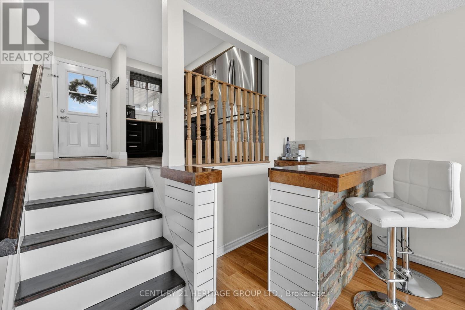 27 Longview Drive, Bradford West Gwillimbury, Ontario  L3Z 2H4 - Photo 12 - N13069438