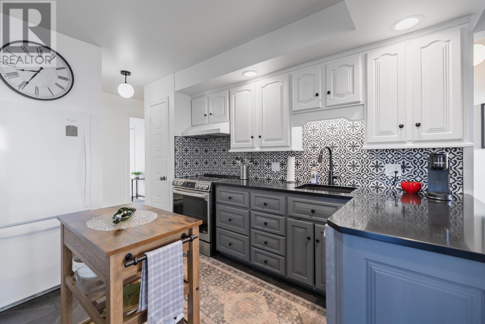 21 Linden Avenue, Charlottetown, Prince Edward Island  C1A 5Y7 - Photo 12 - 202609370