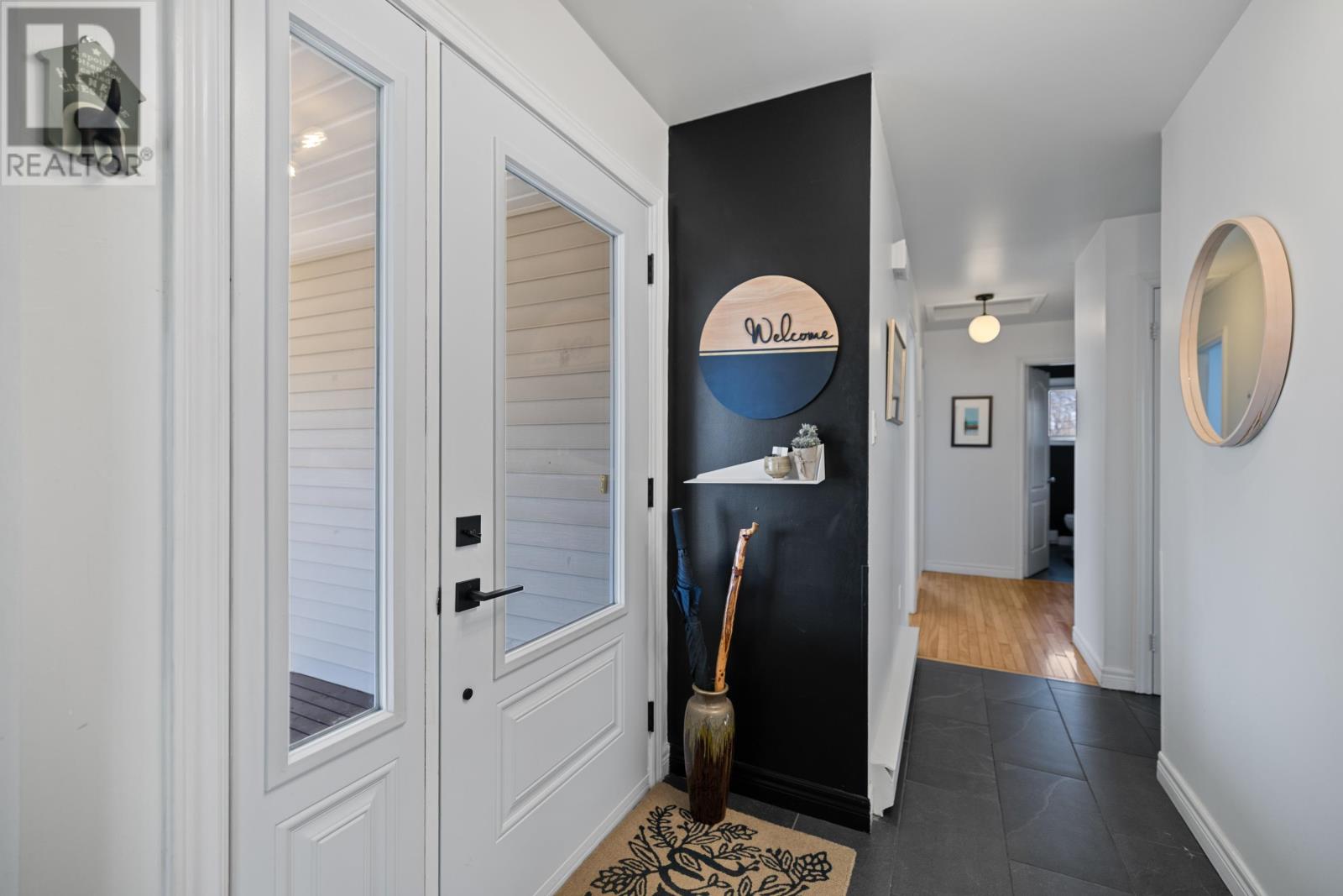 21 Linden Avenue, Charlottetown, Prince Edward Island  C1A 5Y7 - Photo 3 - 202609370