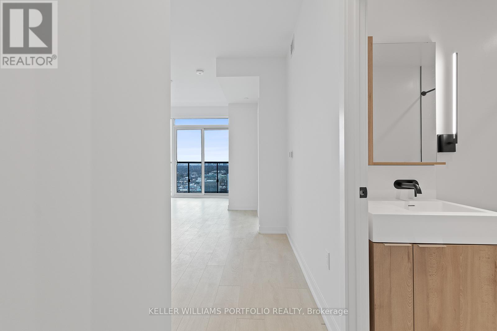 2201 - 127 Broadway Avenue, Toronto, Ontario  M4P 1V4 - Photo 4 - C13070008