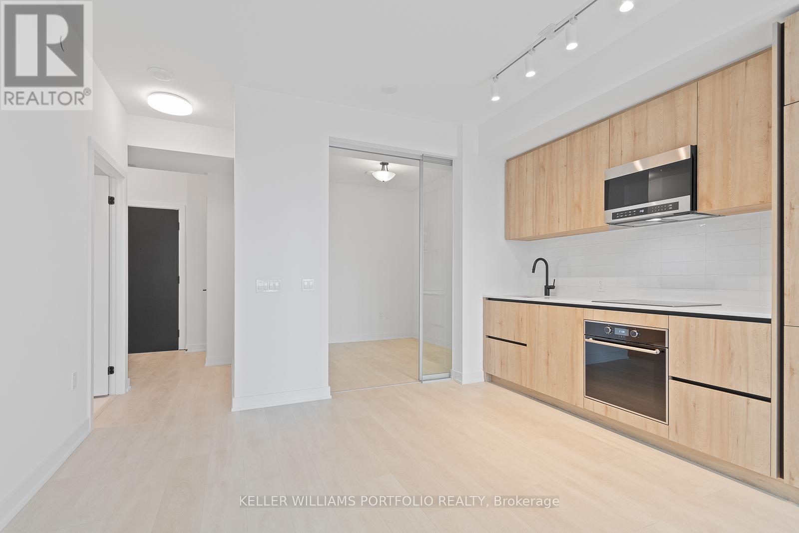 2201 - 127 Broadway Avenue, Toronto, Ontario  M4P 1V4 - Photo 8 - C13070008