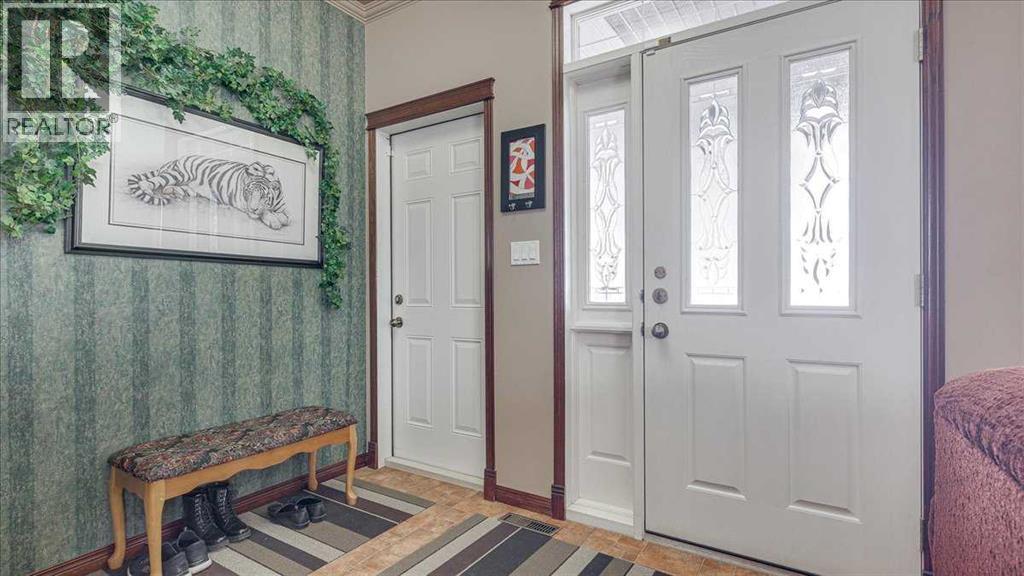 3 Ion Close, Red Deer, Alberta  T4R 0B3 - Photo 2 - A2302926