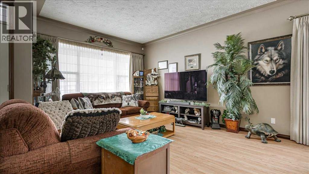 3 Ion Close, Red Deer, Alberta  T4R 0B3 - Photo 4 - A2302926