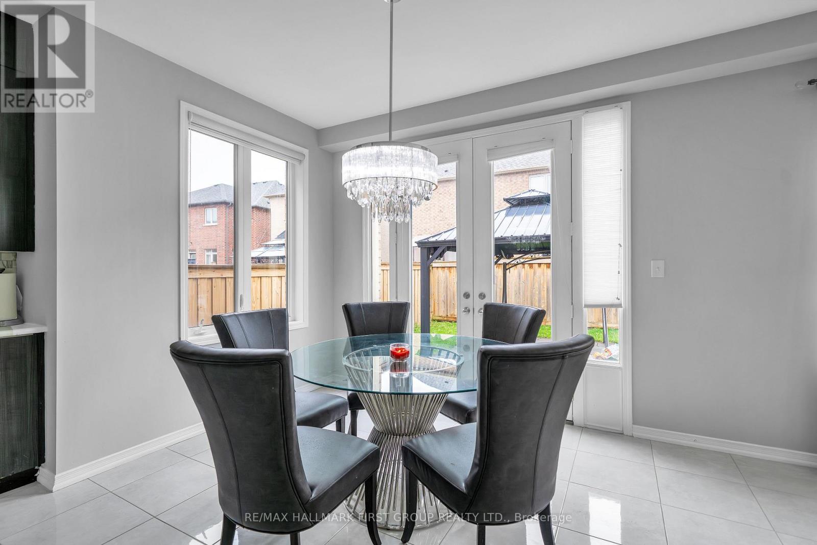 2554 Stallion Drive, Oshawa, Ontario  L1L 0M3 - Photo 3 - E13069750