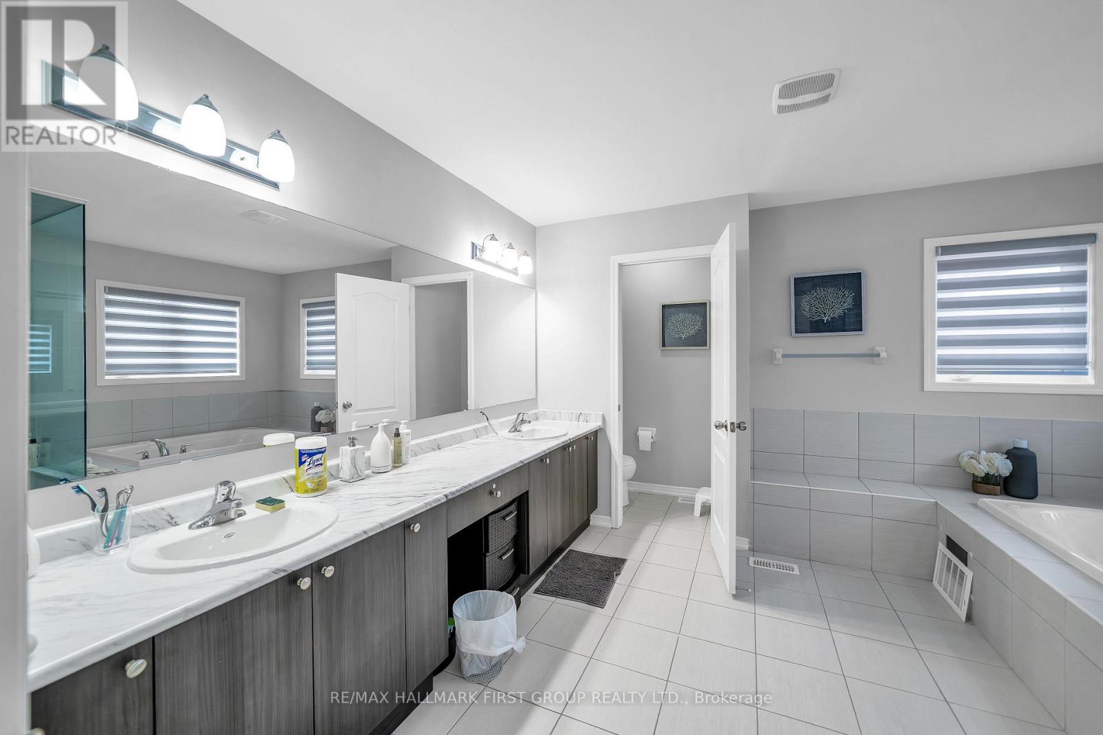 2554 Stallion Drive, Oshawa, Ontario  L1L 0M3 - Photo 8 - E13069750