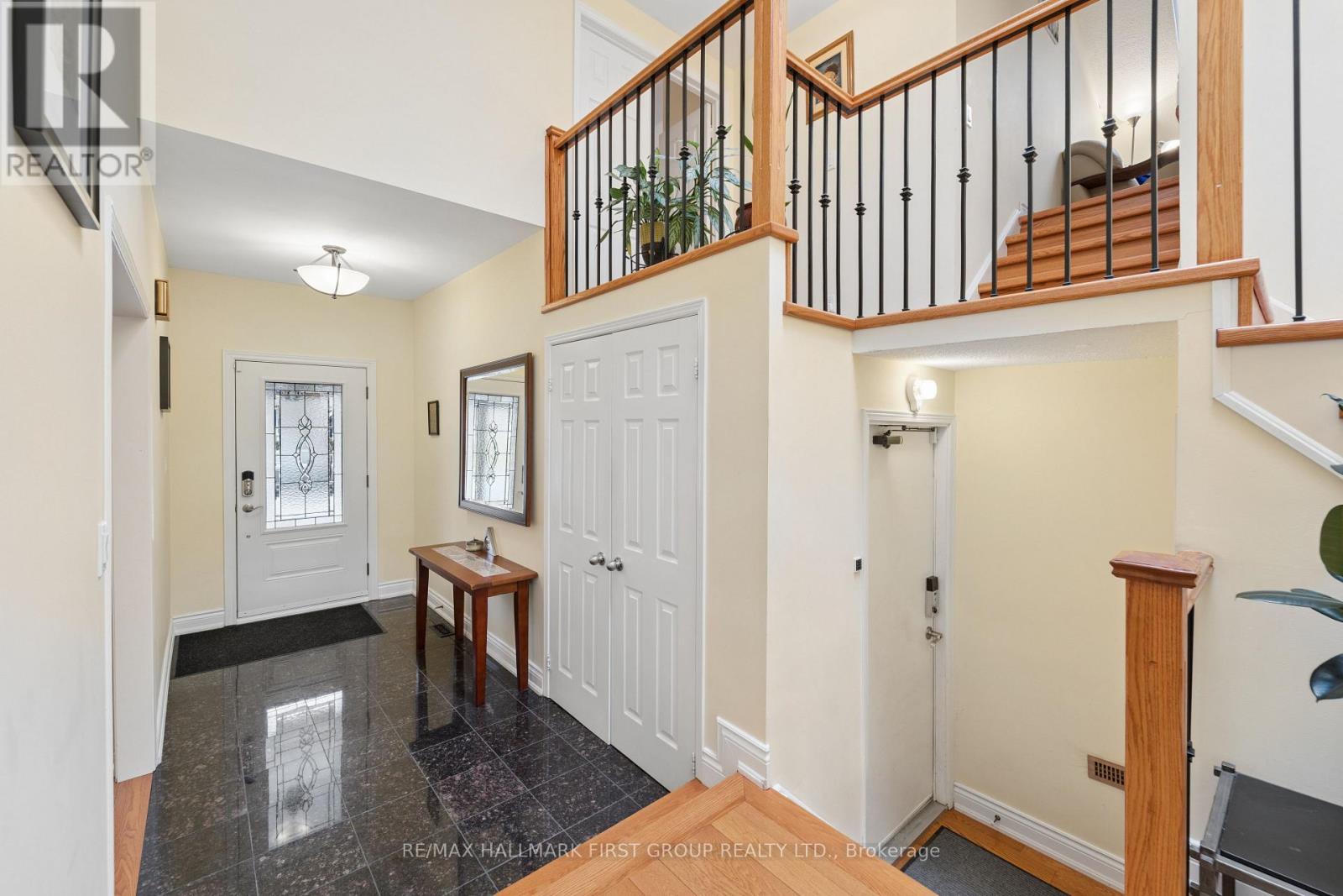 1592 Heathside Crescent, Pickering, Ontario  L1V 5W9 - Photo 3 - E13069996