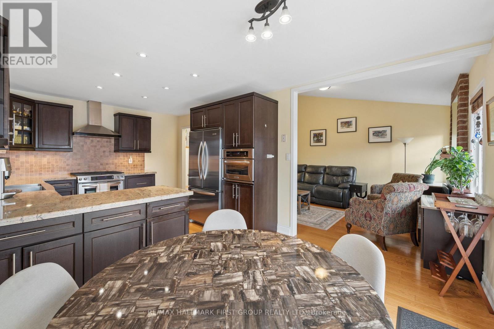 1592 Heathside Crescent, Pickering, Ontario  L1V 5W9 - Photo 9 - E13069996