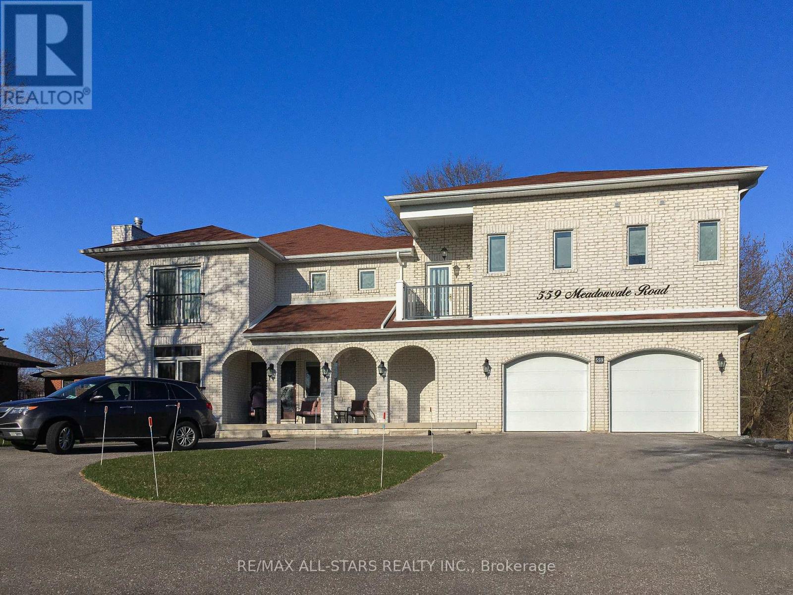 559 MEADOWVALE ROAD, Toronto, Ontario