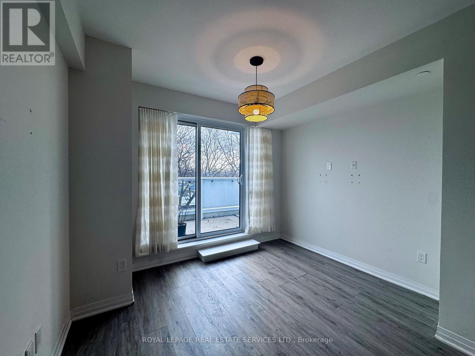 408 - 2301 Danforth Avenue, Toronto, Ontario  M4C 0A7 - Photo 3 - E13070038