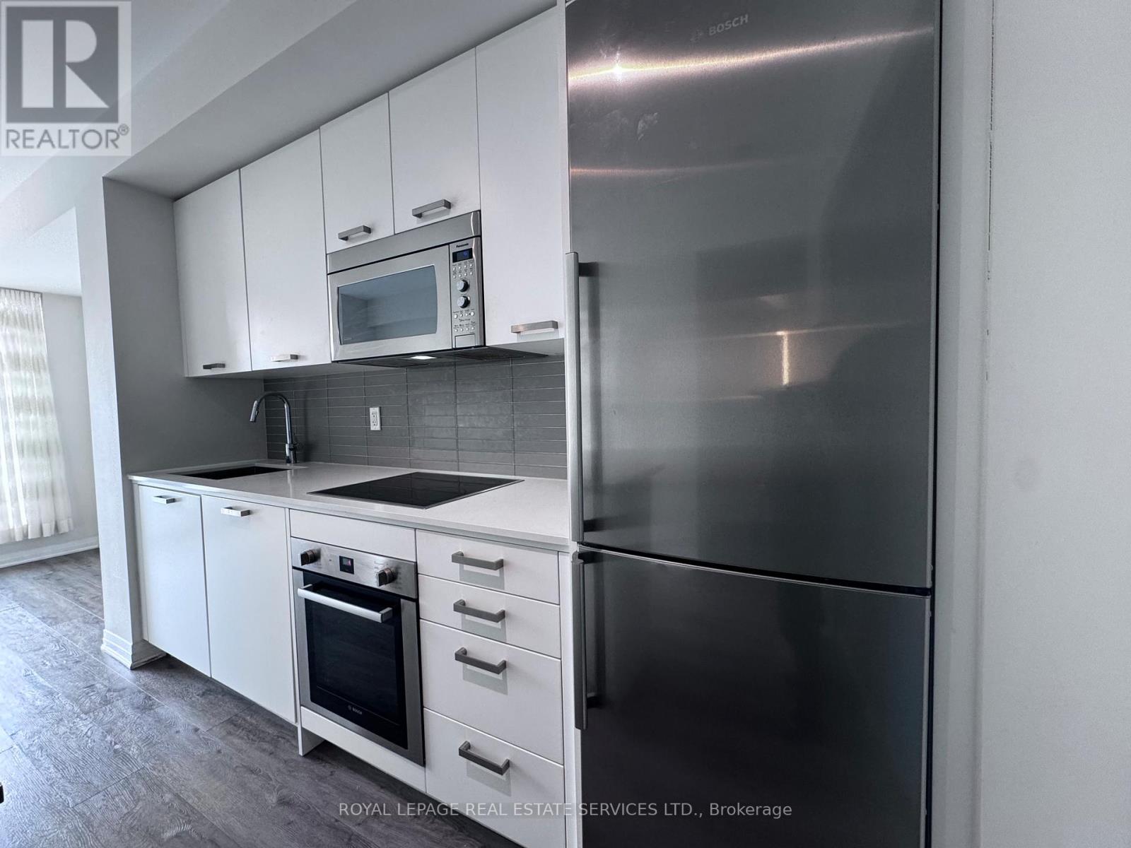408 - 2301 Danforth Avenue, Toronto, Ontario  M4C 0A7 - Photo 5 - E13070038