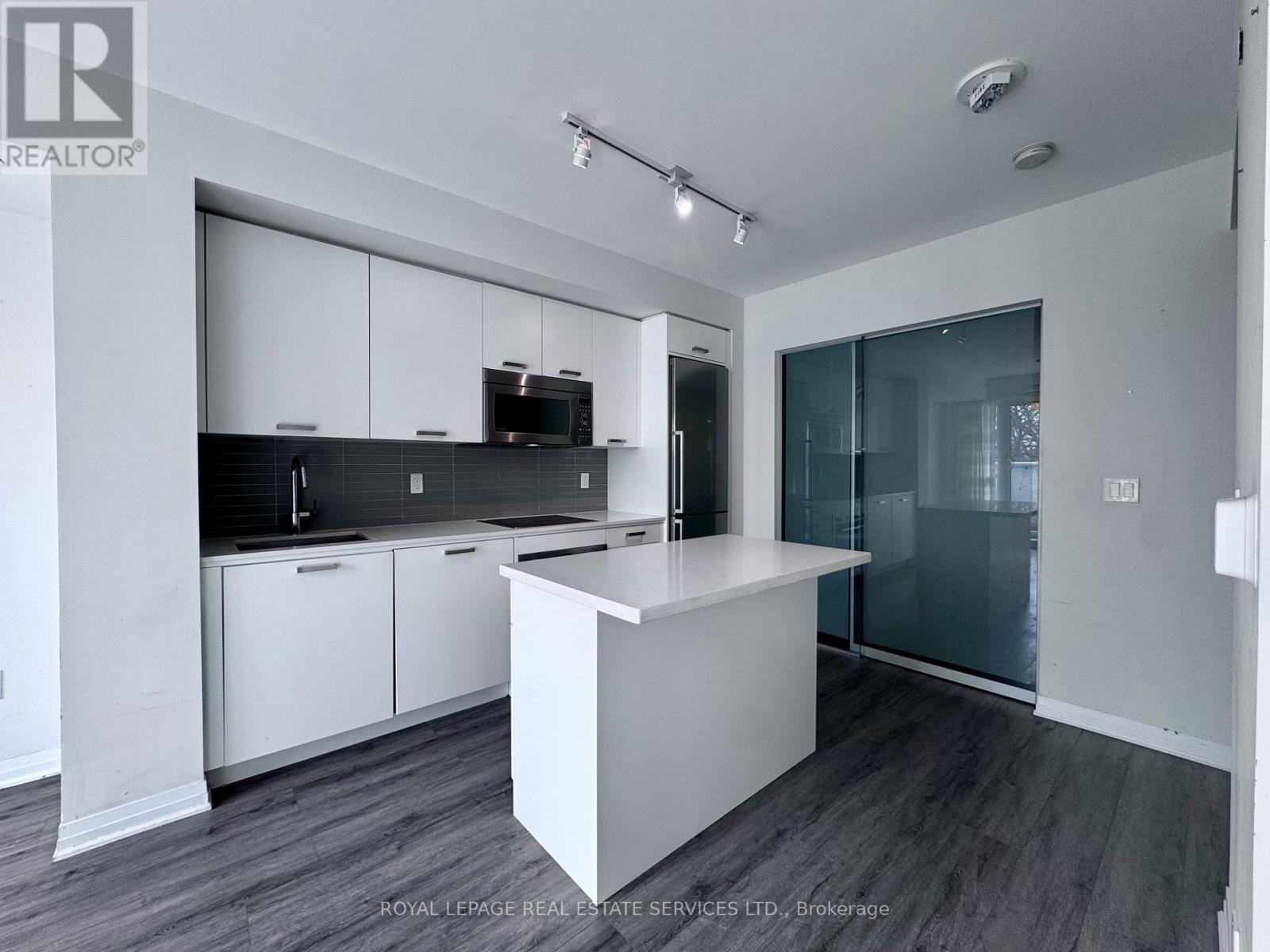 408 - 2301 Danforth Avenue, Toronto, Ontario  M4C 0A7 - Photo 6 - E13070038