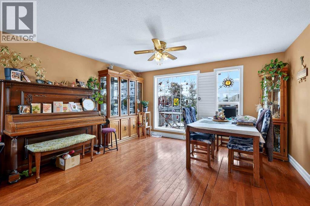 209 1 Avenue SE, Langdon, Alberta  T0J 1X1 - Photo 12 - A2302295