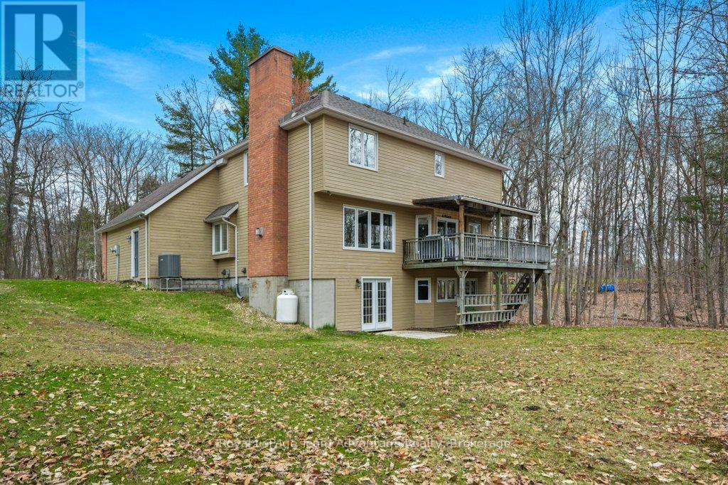11 Limbert Road, Mcdougall, Ontario  P2A 2W9 - Photo 5 - X12776060