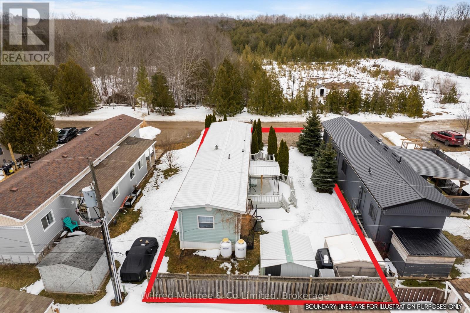 70 Applewood Boulevard, Kincardine, Ontario  N0H 2T0 - Photo 3 - X12868156