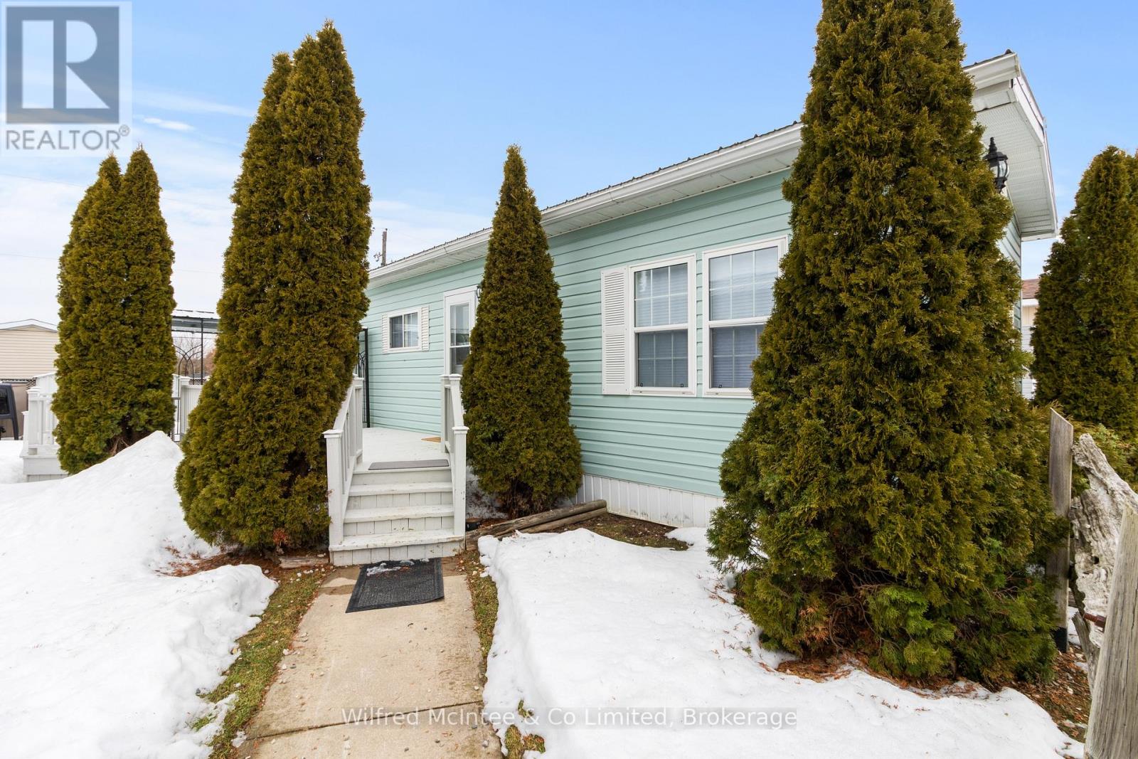 70 Applewood Boulevard, Kincardine, Ontario  N0H 2T0 - Photo 9 - X12868156