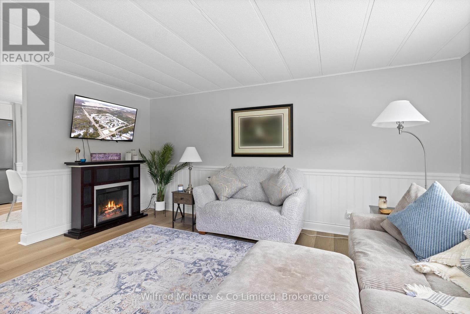 70 Applewood Boulevard, Kincardine, Ontario  N0H 2T0 - Photo 21 - X12868156