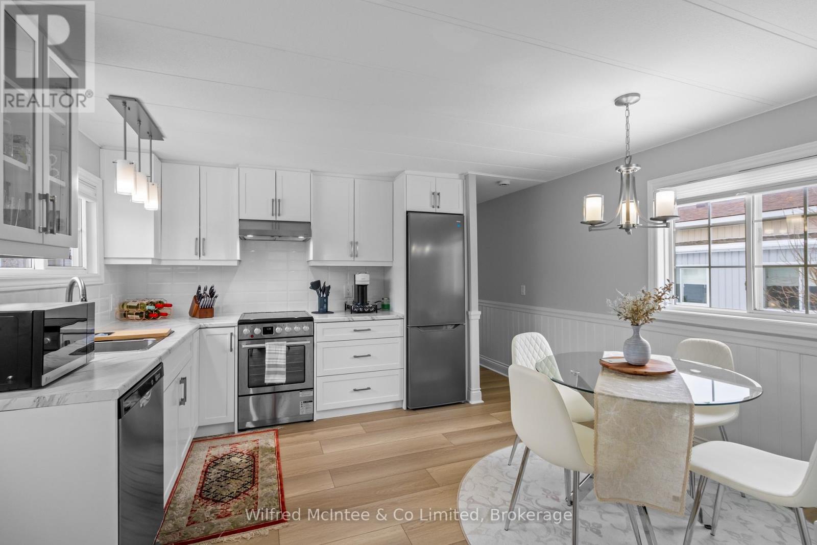 70 Applewood Boulevard, Kincardine, Ontario  N0H 2T0 - Photo 4 - X12868156