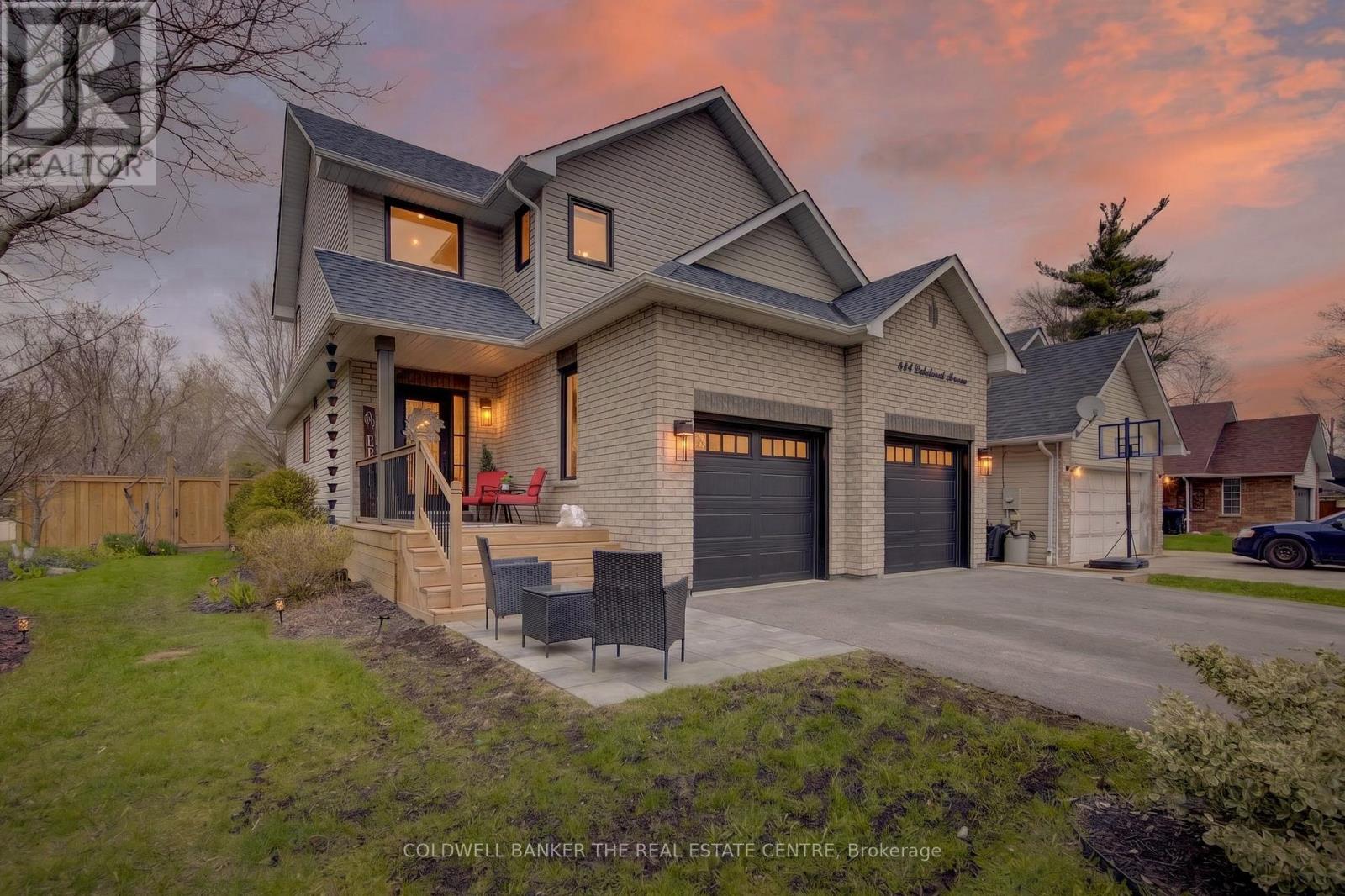 684 LAKELANDS AVENUE, Innisfil, Ontario