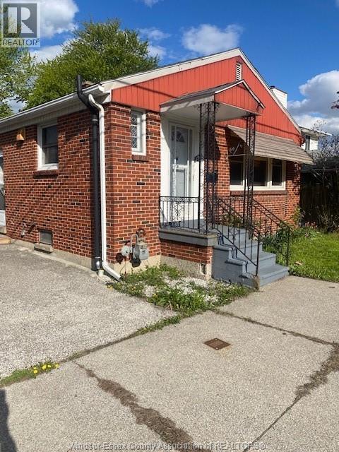 850 Lauzon, Windsor, Ontario  N8S 3M5 - Photo 2 - 26009806