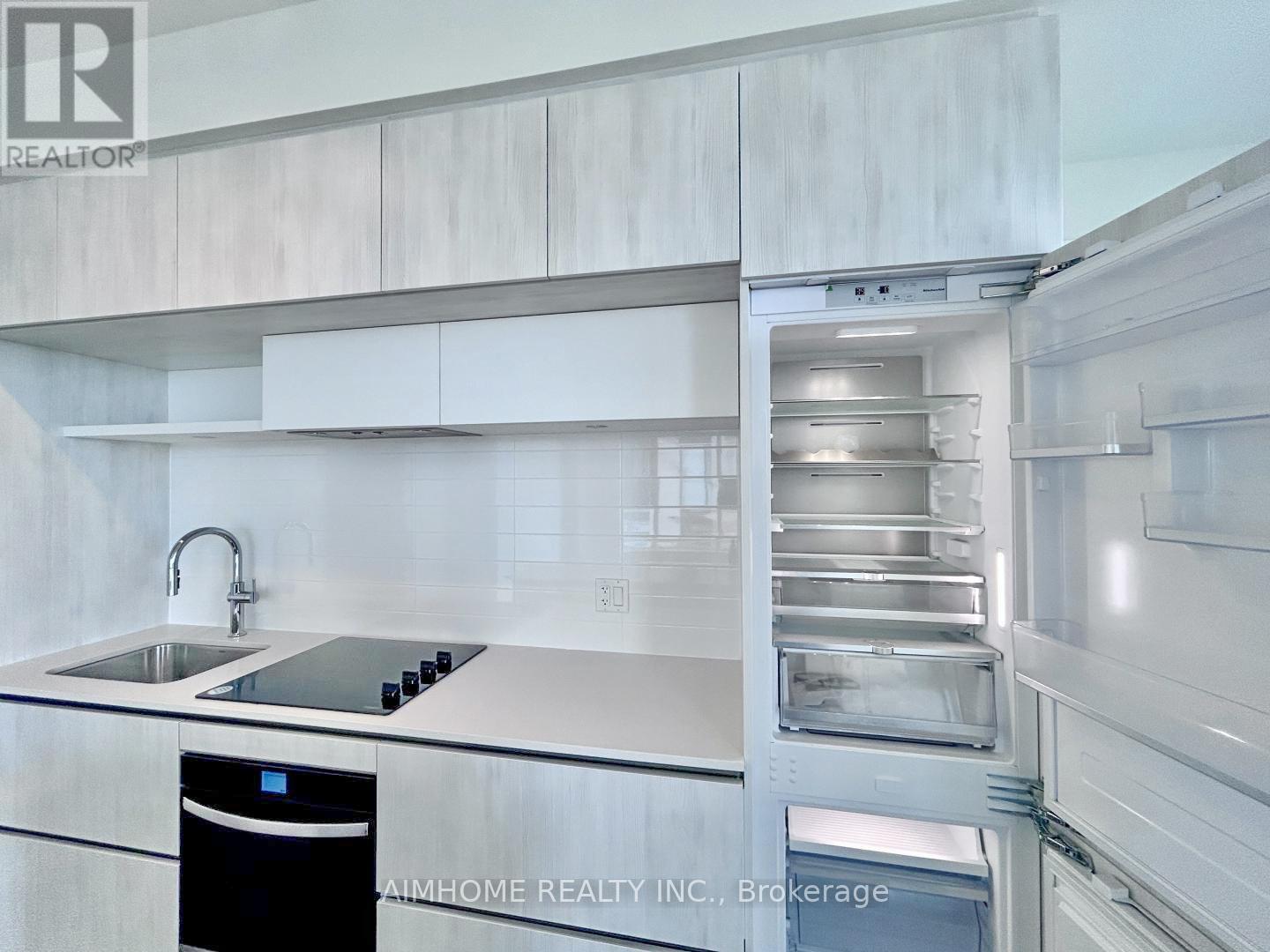 829 - 2 David Eyer Road E, Richmond Hill, Ontario  L4S 0N6 - Photo 2 - N13070010
