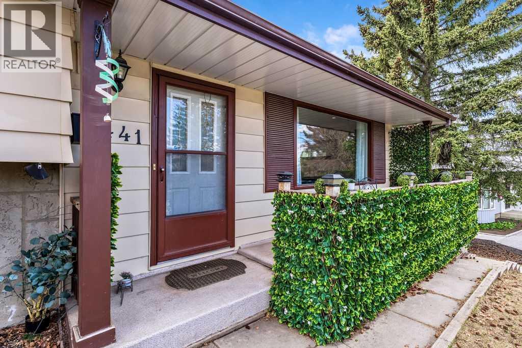 1441 Hunterbrook Road NW, Calgary, Alberta  T2K 4V3 - Photo 2 - A2306612