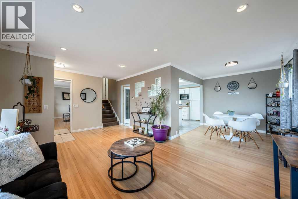 1441 Hunterbrook Road NW, Calgary, Alberta  T2K 4V3 - Photo 7 - A2306612