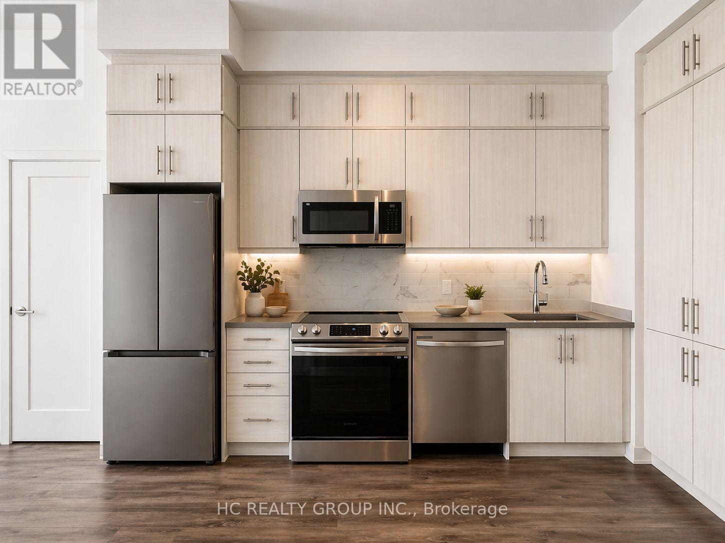 PH08 - 95 ONEIDA CRESCENT, Richmond Hill, Ontario