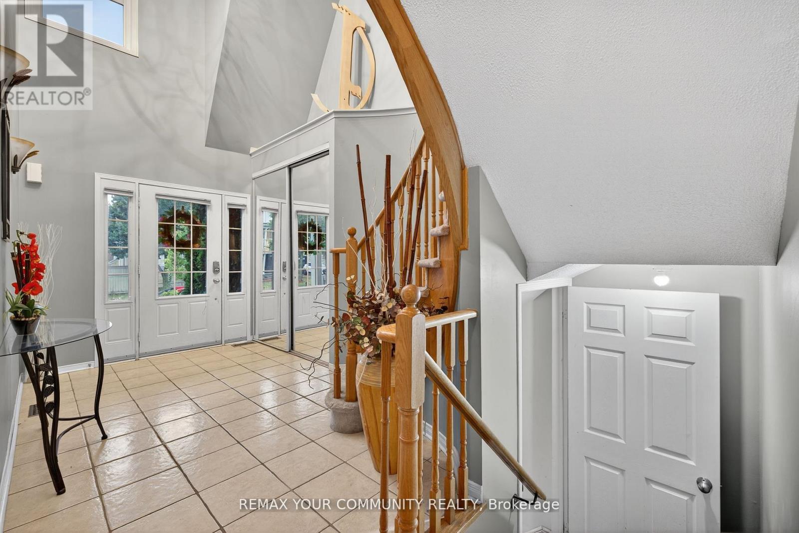 5 Booth Street, Bradford West Gwillimbury (Bradford), Ontario  L3Z 0A3 - Photo 6 - N13070080