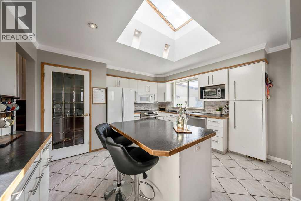 1441 Hunterbrook Road NW, Calgary, Alberta  T2K 4V3 - Photo 14 - A2306612