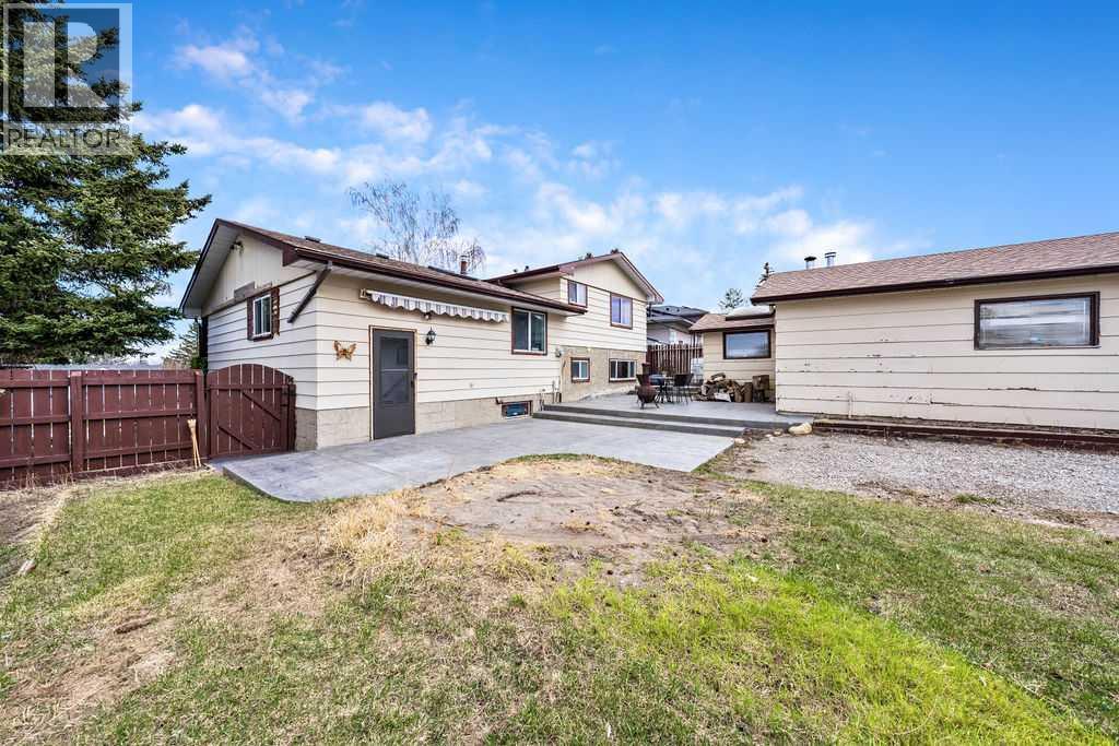 1441 Hunterbrook Road NW, Calgary, Alberta  T2K 4V3 - Photo 35 - A2306612
