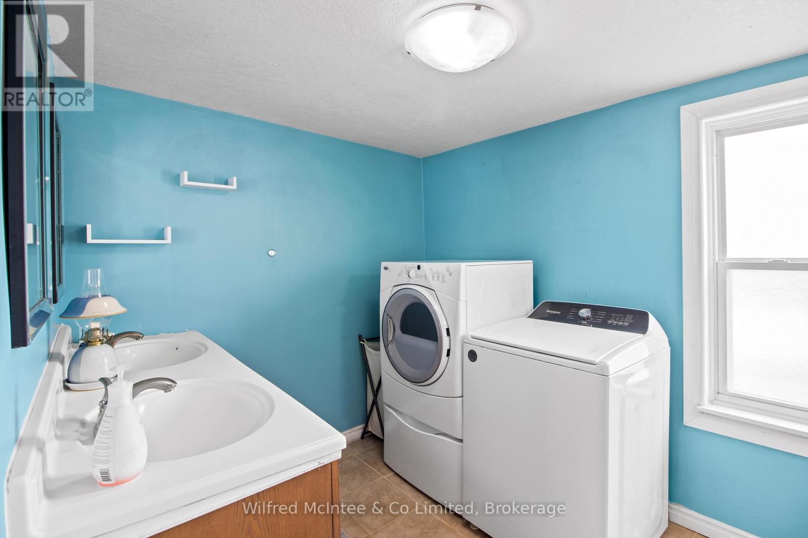 452 Queen Street, Kincardine, Ontario  N2Z 2J3 - Photo 21 - X12907078