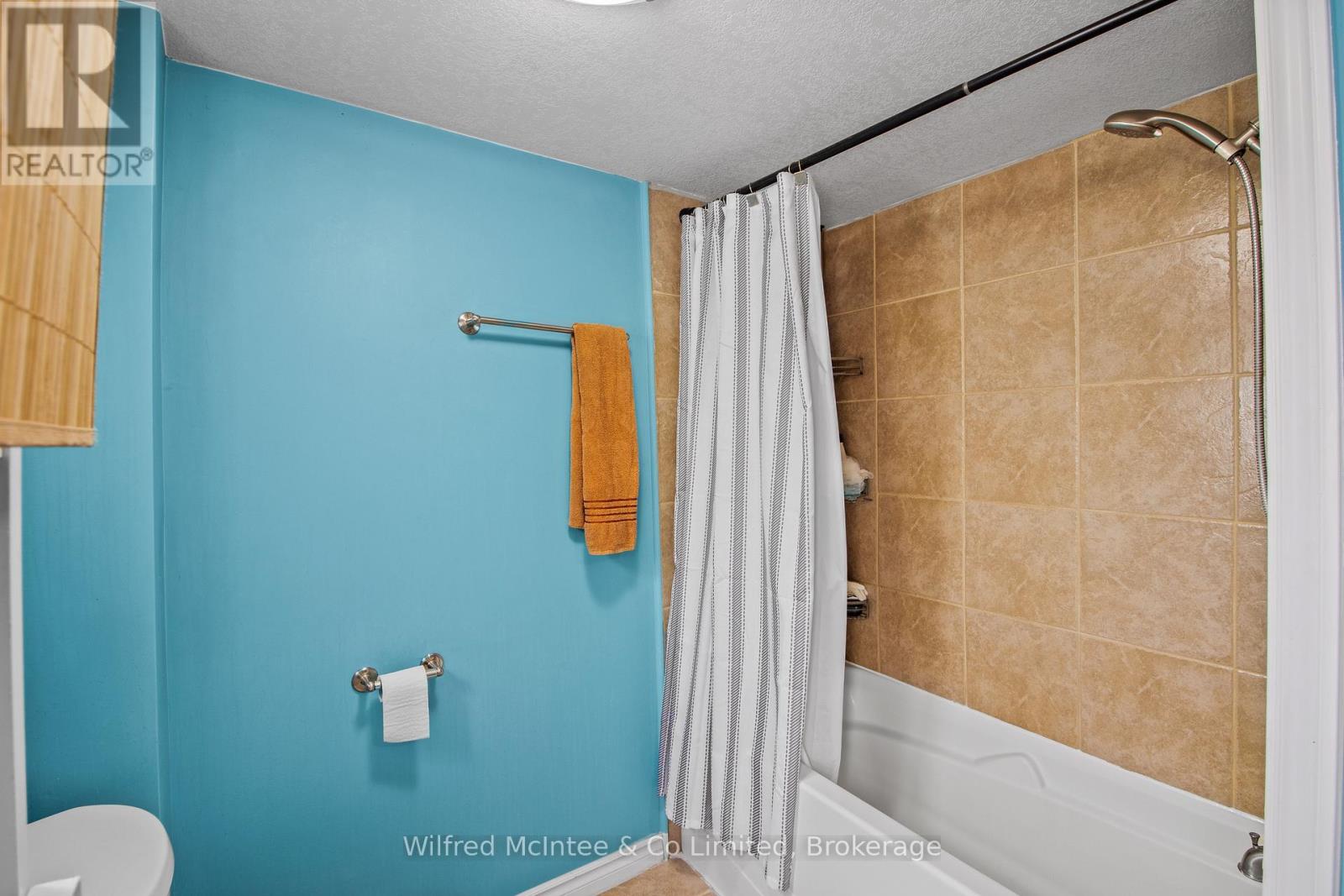 452 Queen Street, Kincardine, Ontario  N2Z 2J3 - Photo 22 - X12907078