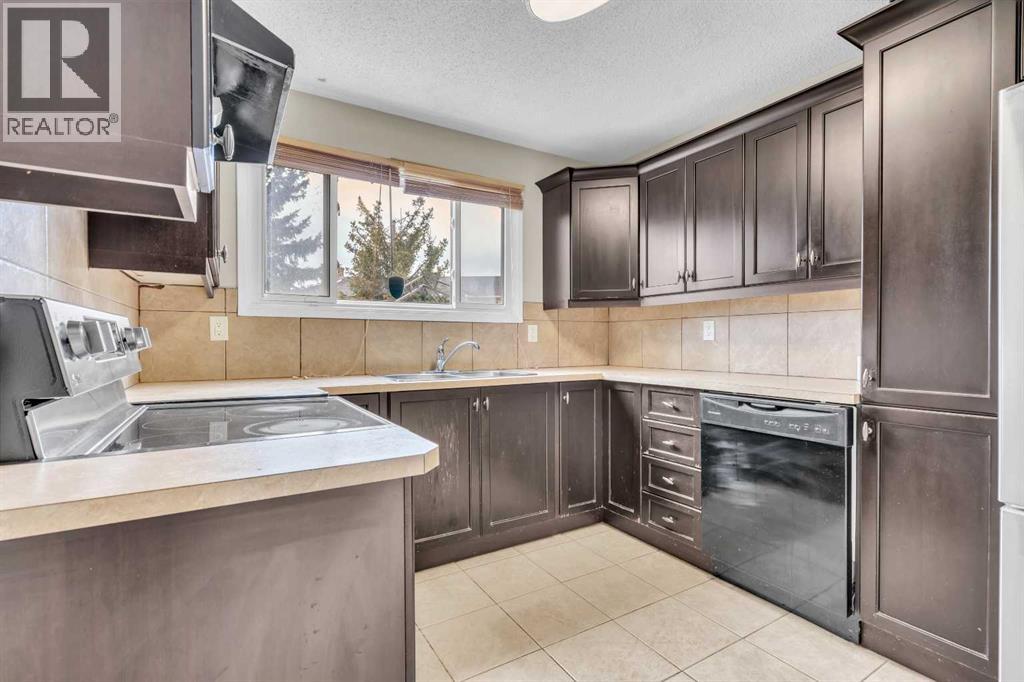 87 Castleglen Road NE, Calgary, Alberta  T3J 1P2 - Photo 10 - A2306862