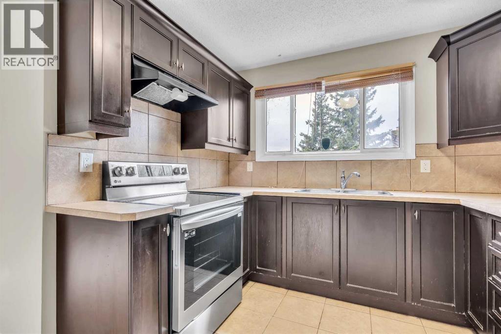 87 Castleglen Road NE, Calgary, Alberta  T3J 1P2 - Photo 9 - A2306862
