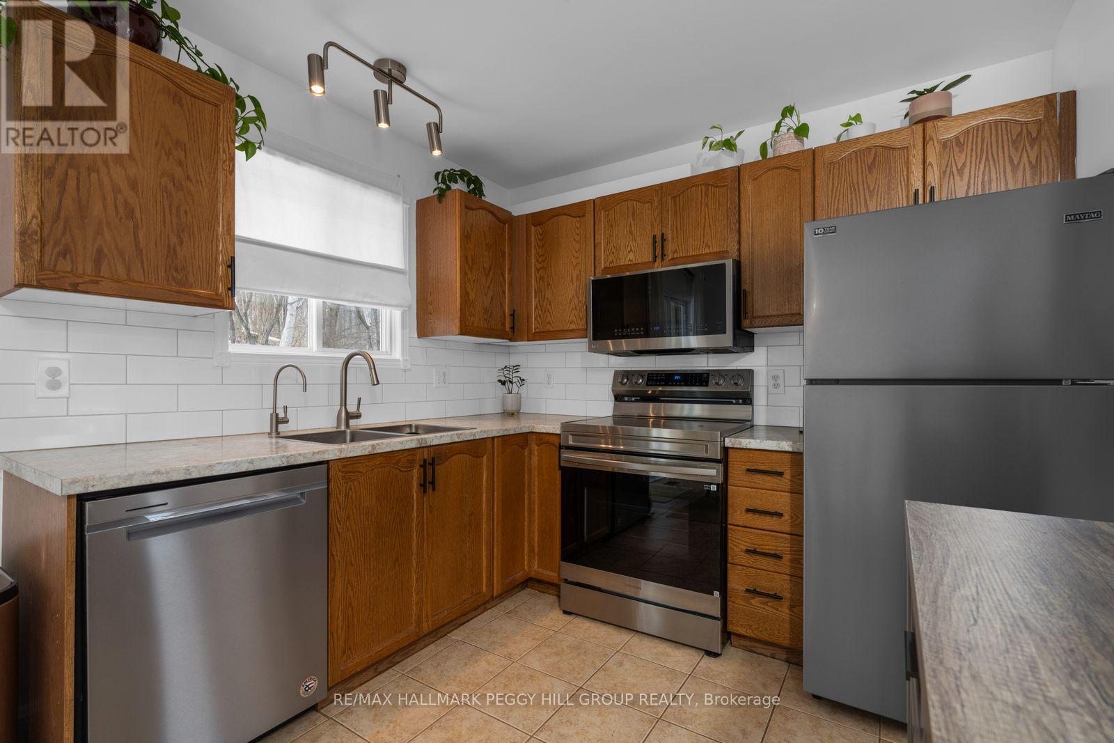 821 Birchwood Drive, Midland, Ontario  L4R 4Y3 - Photo 6 - S13069834