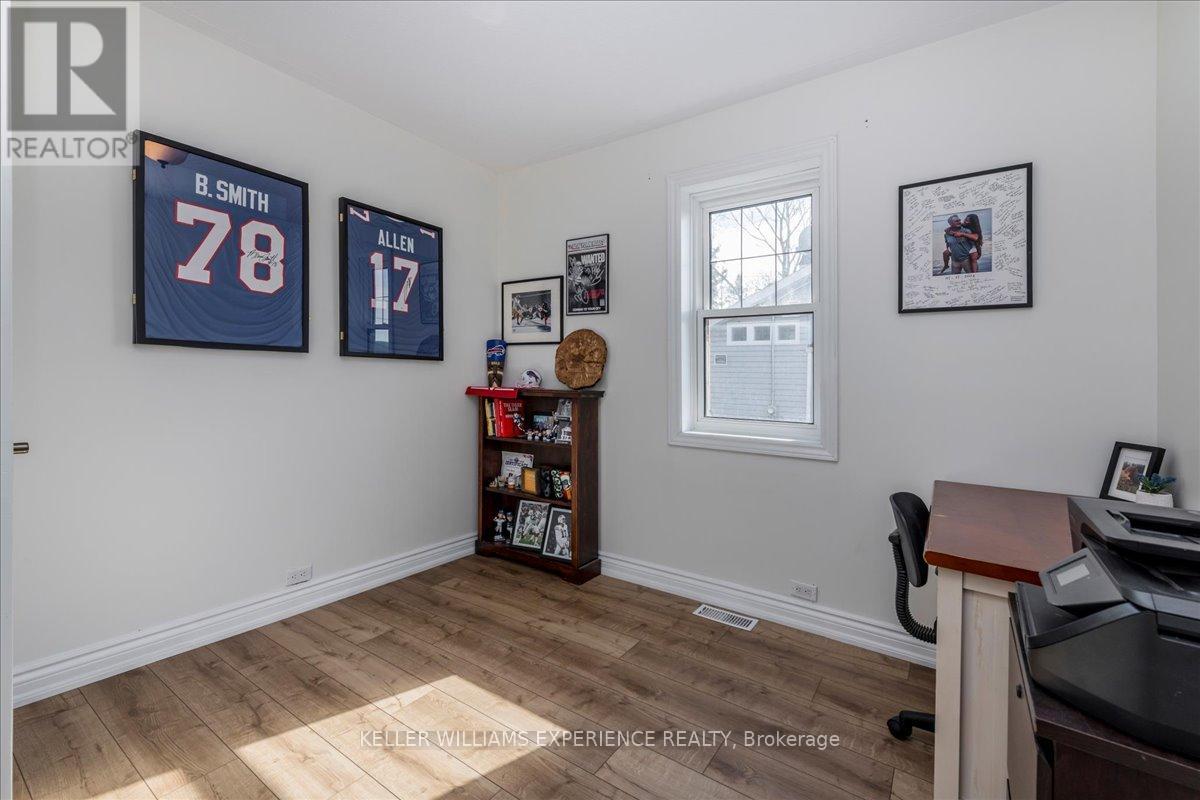 80 Robert Street W, Penetanguishene, Ontario  L9M 1P2 - Photo 15 - S13070006