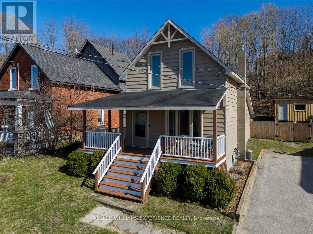 80 Robert Street W, Penetanguishene, Ontario  L9M 1P2 - Photo 2 - S13070006