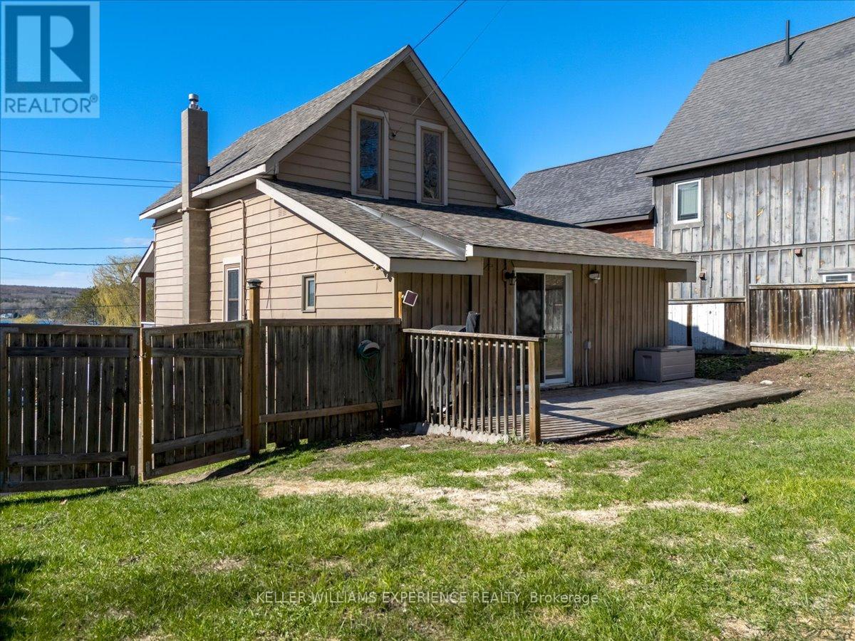 80 Robert Street W, Penetanguishene, Ontario  L9M 1P2 - Photo 25 - S13070006