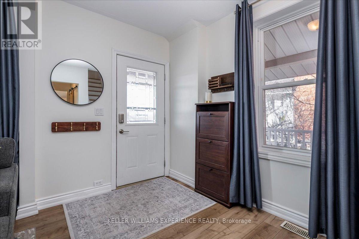 80 Robert Street W, Penetanguishene, Ontario  L9M 1P2 - Photo 3 - S13070006