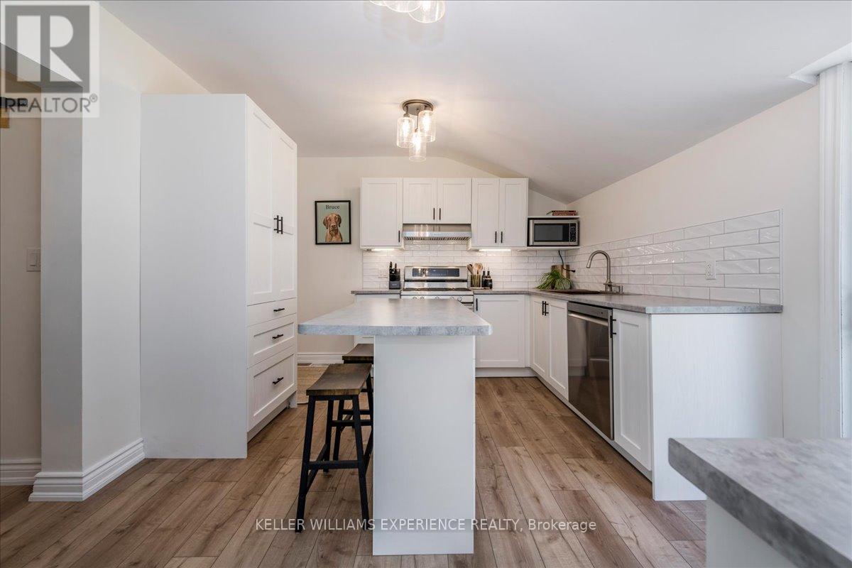 80 Robert Street W, Penetanguishene, Ontario  L9M 1P2 - Photo 8 - S13070006