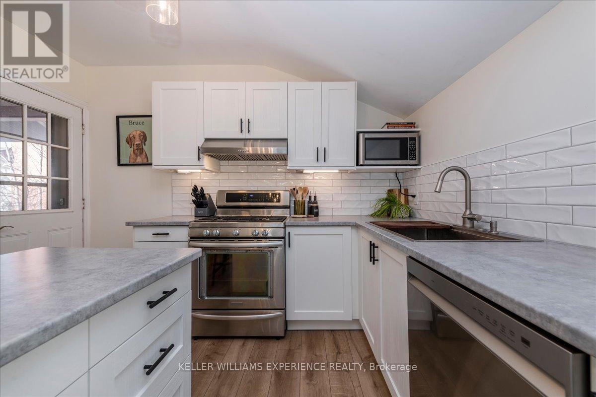 80 Robert Street W, Penetanguishene, Ontario  L9M 1P2 - Photo 9 - S13070006
