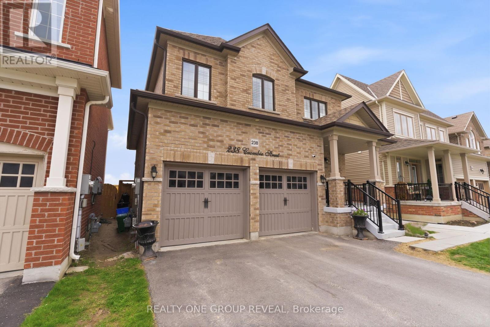238 Crombie Street, Clarington, Ontario  L1C 0T8 - Photo 2 - E13060748