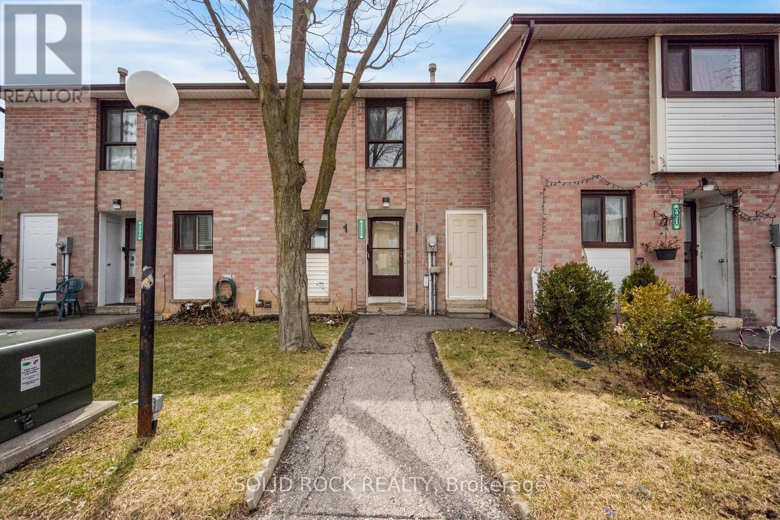 332 - 332 FLEETWOOD CRESCENT, Brampton, Ontario